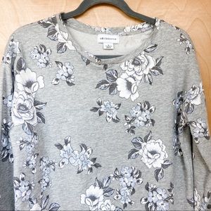 Liz Claiborne Gray Floral Crew Sweatshirt Small